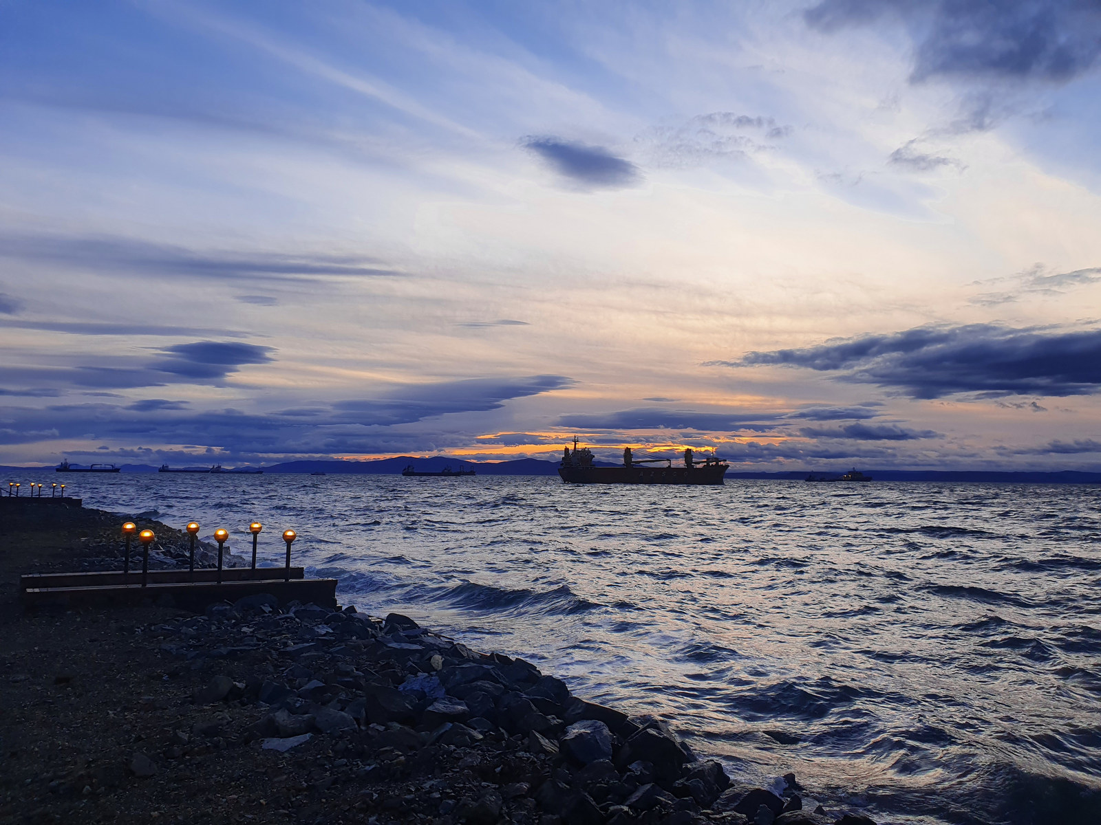 Море